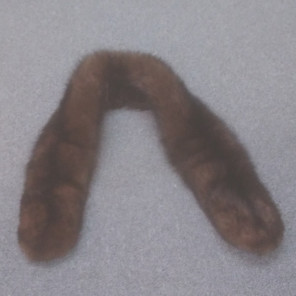 NIB Mink Fur Hat & 2 Fur Scarves - Picture 8 of 16